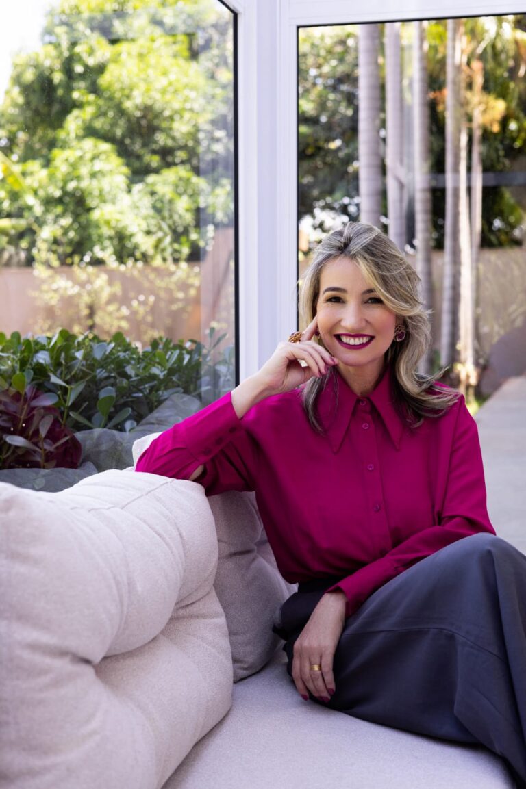 ENTREVISTA COM ESCRITOR: Valéria Araujo Jach Chelest e o livro Palavras constroem um futuro brilhante, por Cida Simka e Sérgio Simka